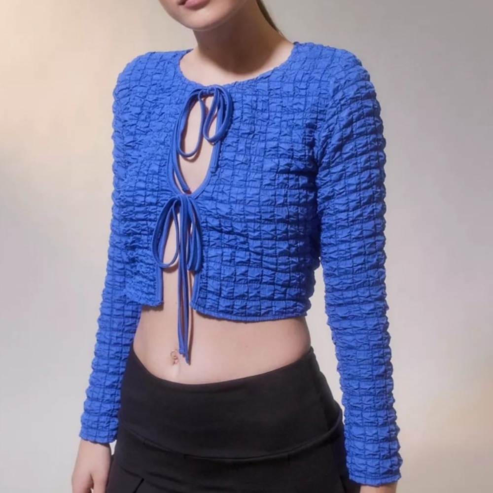 Urban Outfitters Sylvie Y2K Textured Bubble Knit Tie-Front Long Sleeve Crop Top